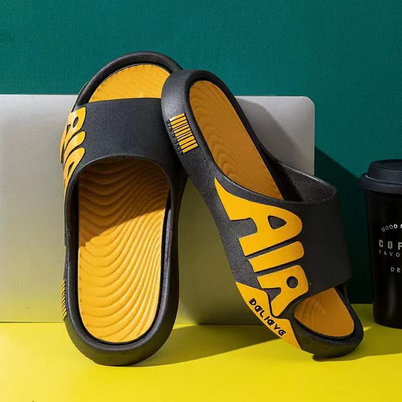 Men's sandals and slippers for men in summer, wear-resistant, soft-soled, non-slip and deodorizing, large-size slippers for men in summer and home use