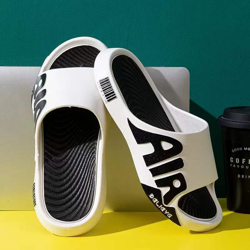 Men's sandals and slippers for men in summer, wear-resistant, soft-soled, non-slip and deodorizing, large-size slippers for men in summer and home use